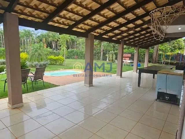 Chácara com 2158m² 4 quartos e 5 banheiros, à venda, no bairro Cachoeirinha em Aragoiânia