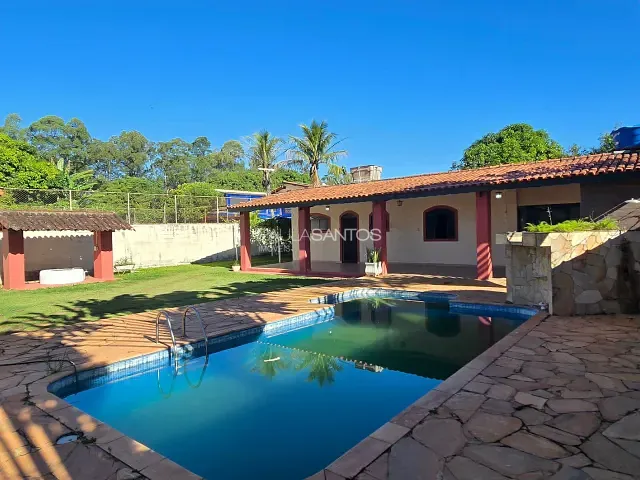 Chácara com 1000m² 2 quartos e 2 banheiros, à venda ou para alugar, no bairro Bosque dos Eucaliptos em Araçoiaba da Serra