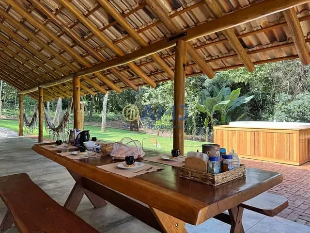 Chácara com 1200m² 2 quartos e 3 banheiros, à venda, no bairro Countryville em Hidrolândia