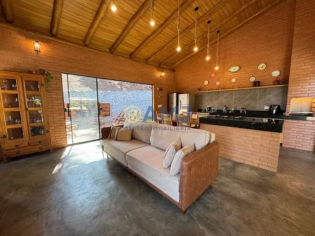 Chácara com 1200m² 2 quartos e 3 banheiros, à venda, no bairro Countryville em Hidrolândia