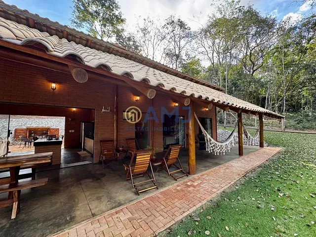 Chácara com 1200m² 2 quartos e 3 banheiros, à venda, no bairro Condomínio Country Ville em Hidrolândia