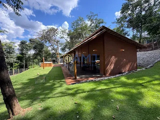 Chácara com 1200m² 2 quartos e 3 banheiros, à venda, no bairro Condomínio Country Ville em Hidrolândia