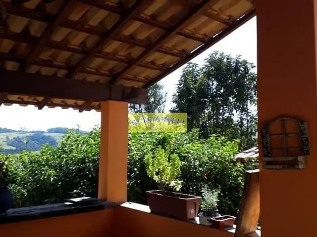 Chácara com 1000m² 2 quartos e 3 banheiros, à venda, no bairro Vivenda em Jundiaí