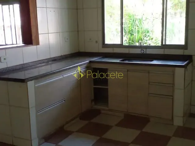 Chácara com 2000m² 4 quartos e 4 banheiros, à venda, no bairro Goiabal em Pindamonhangaba