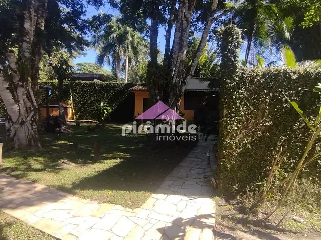 Chácara com 1500m² 4 quartos e 6 banheiros, à venda, no bairro Sertão do Piavu em São Sebastião