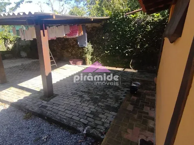 Chácara com 1500m² 4 quartos e 6 banheiros, à venda, no bairro Sertão do Piavu em São Sebastião