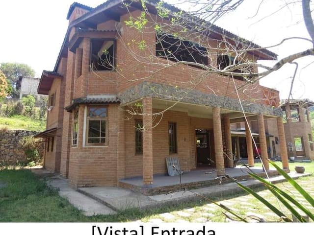 Chácara com 3700m² 4 quartos e 5 banheiros, à venda, no bairro Condomínio Fugi em Extrema