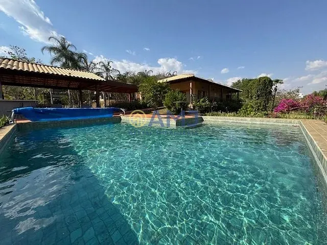 Chácara com 1533m² 3 quartos e 5 banheiros, à venda, no bairro Countryville em Hidrolândia