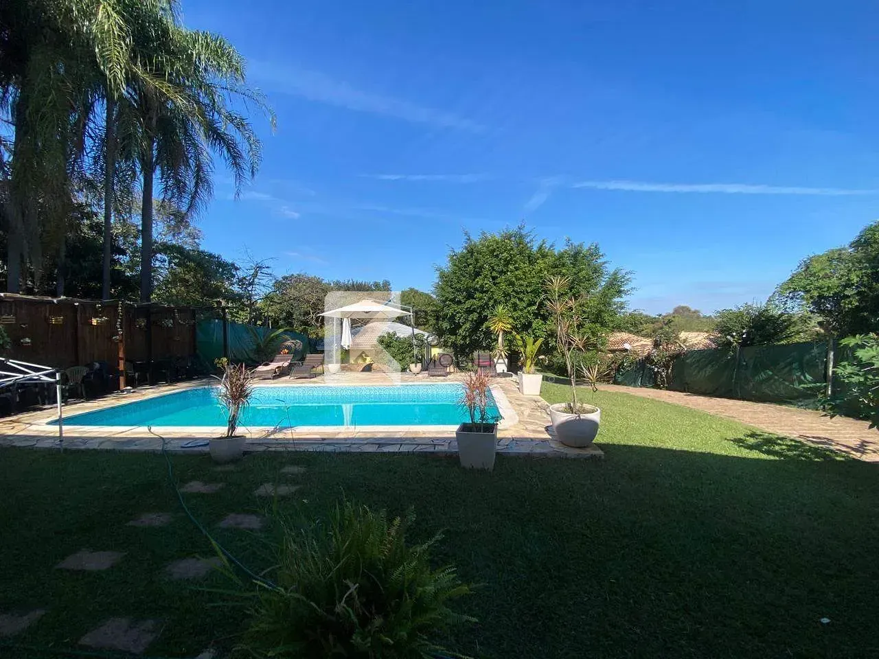 Sítio, 5 quartos, 1500 m² - Foto 1