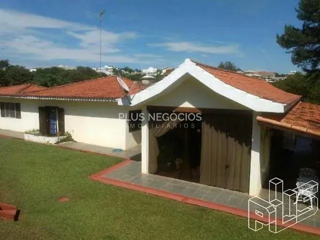 Chácara com 7000m² 5 quartos e 6 banheiros, à venda, no bairro Capoavinha em Votorantim
