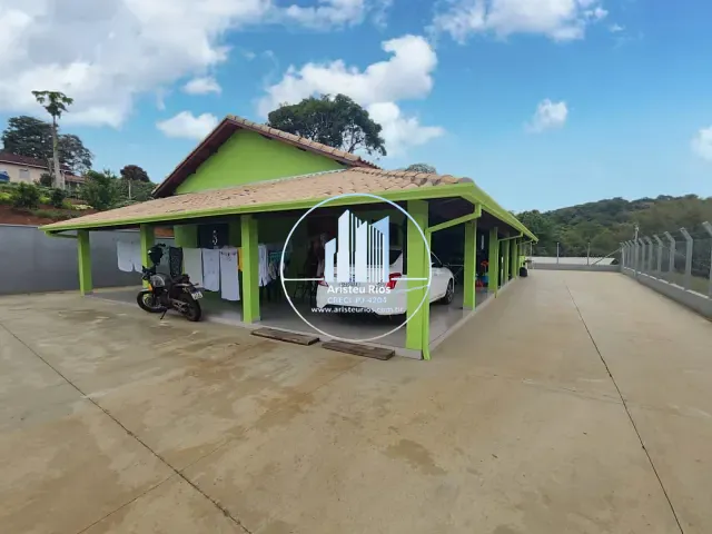 Chácara com 250m² 3 quartos e 2 banheiros, à venda, no bairro Algodão em Pouso Alegre