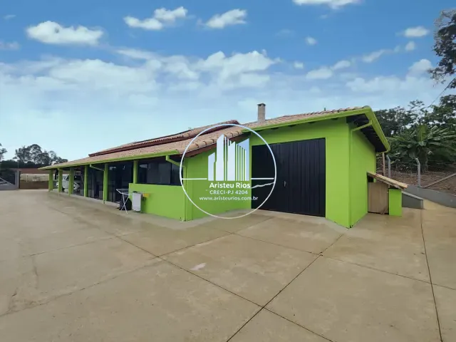 Chácara com 250m² 3 quartos e 2 banheiros, à venda, no bairro Algodão em Pouso Alegre