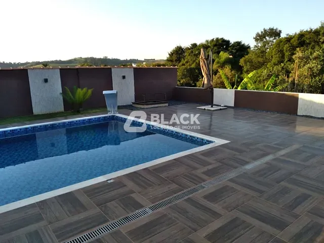 Chácara com 2500m² 4 quartos e 5 banheiros, para alugar, no bairro Campo do Meio em Araçoiaba da Serra
