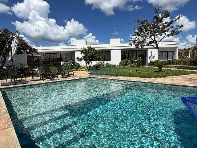 Chácara com 2074m² 4 quartos e 6 banheiros, à venda, no bairro Terra do Boi em Hidrolândia