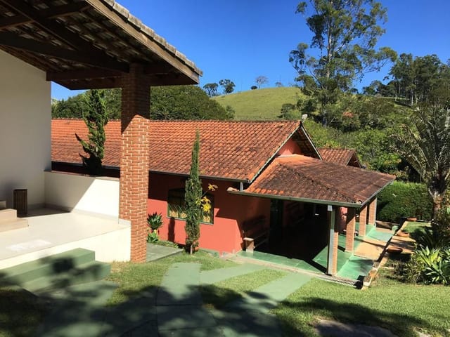 Chácara com 10000m² 3 quartos e 2 banheiros, à venda, no bairro Toledo em Extrema