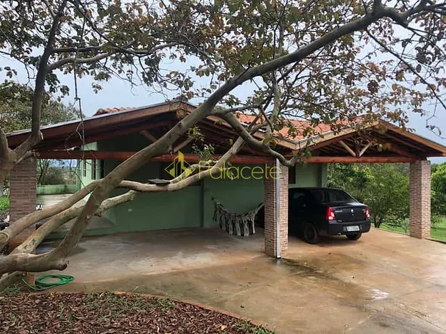 Chácara à venda, no bairro Goiabal em Pindamonhangaba
