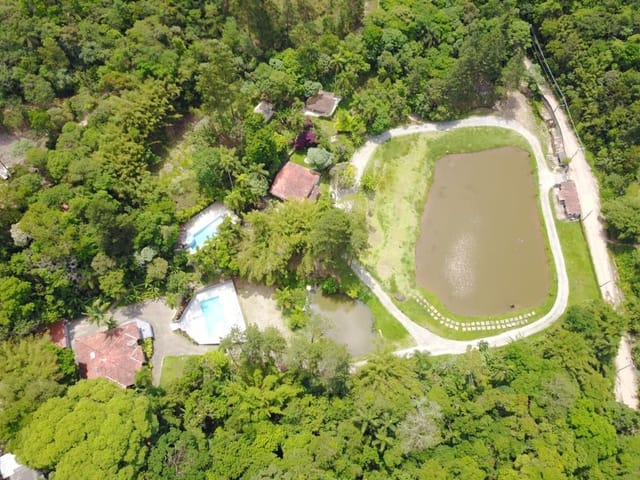 Chácara com 30000m² 6 quartos e 6 banheiros, à venda ou para alugar, no bairro Parque Mira Flores em Itapevi