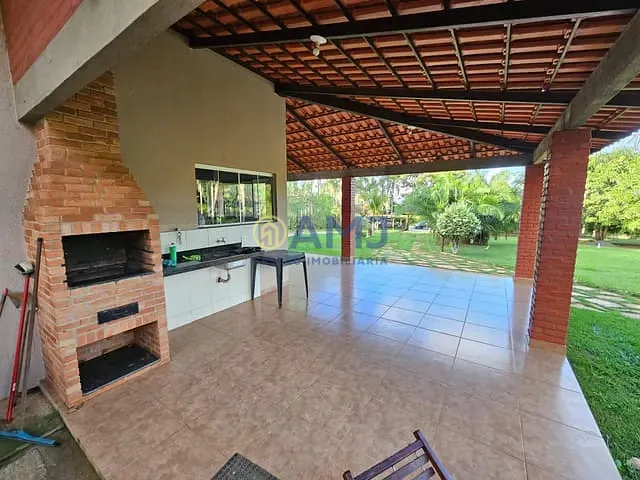 Chácara com 2160m² 3 quartos e 3 banheiros, à venda, no bairro Terra do Boi 2 em Hidrolândia