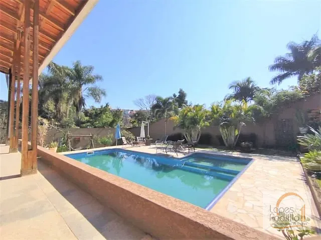 Chácara com 900m² 6 quartos e 6 banheiros, à venda, no bairro Jardim Estância Brasil em Atibaia