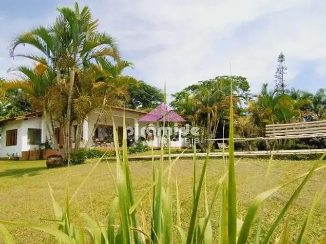 Chácara com 3160m² 4 quartos e 2 banheiros, à venda ou para alugar, no bairro Centro em Igaratá