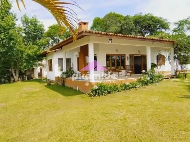 Chácara com 3160m² 4 quartos e 2 banheiros, à venda ou para alugar, no bairro Centro em Igaratá