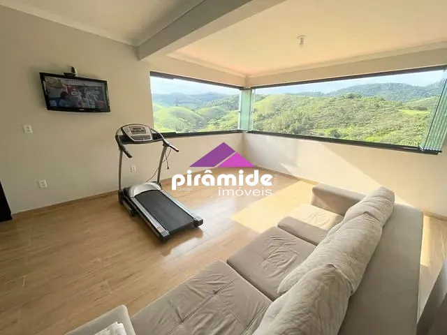 Chácara com 4000m² 4 quartos e 2 banheiros, à venda, no bairro Vila Industrial em São José dos Campos