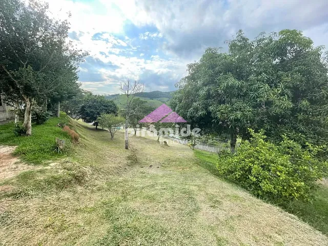 Chácara com 4000m² 4 quartos e 2 banheiros, à venda, no bairro Vila Industrial em São José dos Campos