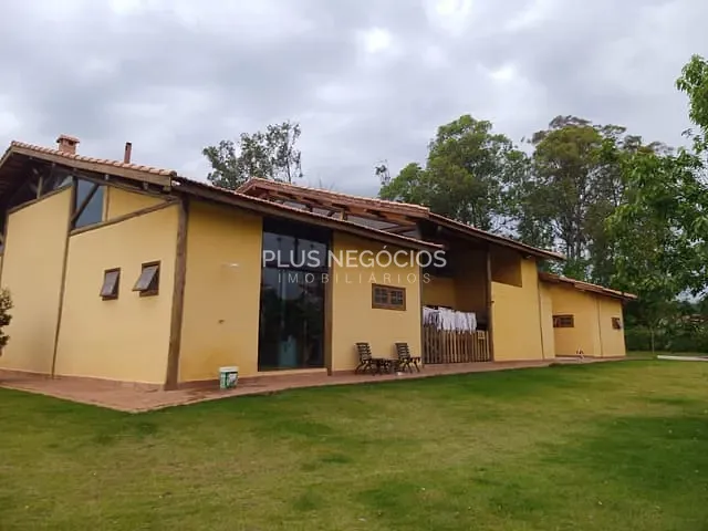 Chácara com 10000m² 4 quartos e 4 banheiros, à venda, no bairro Condomínio Chácaras da Planície em Araçoiaba da Serra