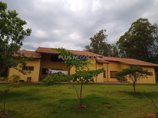 Chácara com 10000m² 4 quartos e 4 banheiros, à venda, no bairro Condomínio Chácaras da Planície em Araçoiaba da Serra