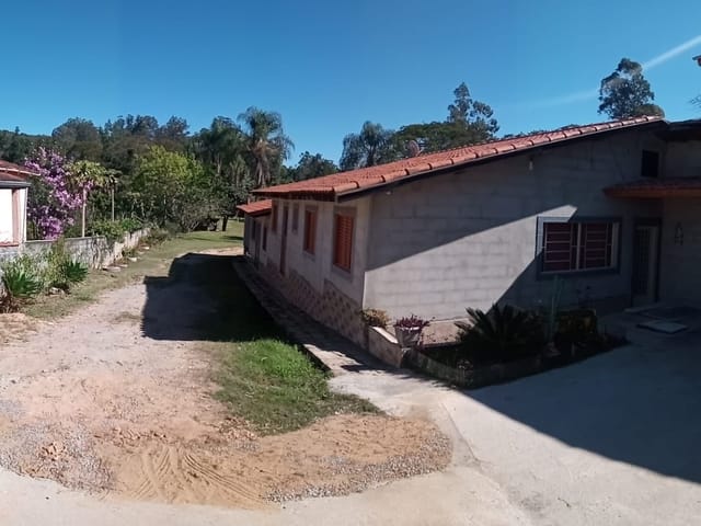 Chácara com 9400m² 7 quartos e 4 banheiros, à venda, no bairro Rodeio em Extrema