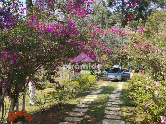 Chácara com 4002m² 2 quartos e 2 banheiros, à venda, no bairro Centro em Santo Antônio do Pinhal