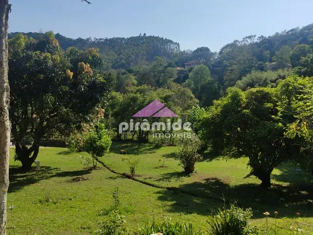 Chácara com 4002m² 2 quartos e 2 banheiros, à venda, no bairro Centro em Santo Antônio do Pinhal