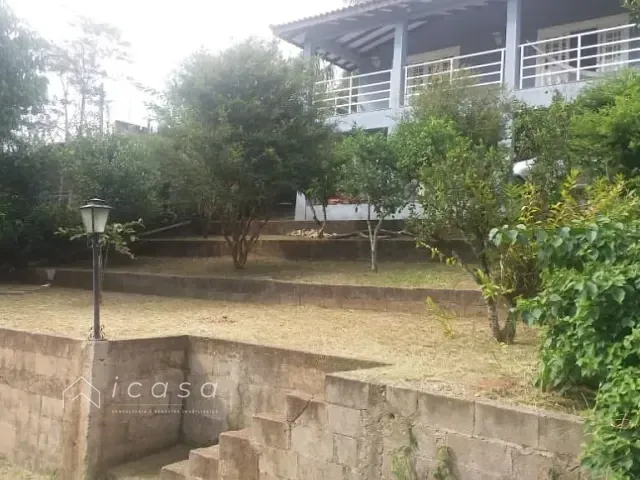 Chácara com 1250m² 4 quartos e 3 banheiros, à venda, no bairro Guamirim em Caçapava