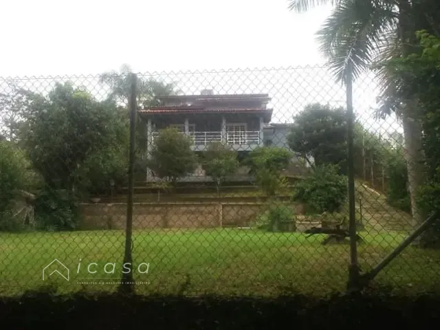 Chácara com 1250m² 4 quartos e 3 banheiros, à venda, no bairro Guamirim em Caçapava