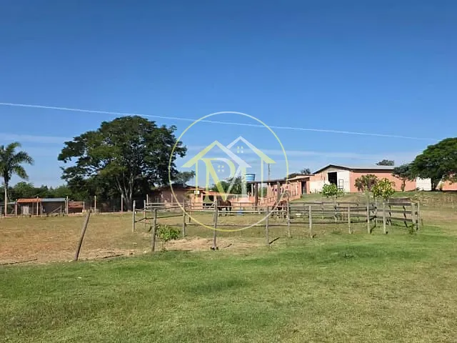 Chácara com 30000m² 2 quartos e 2 banheiros, à venda, no bairro Centro em Porangaba