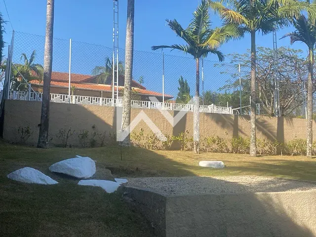 Chácara com 2000m² 4 quartos e 3 banheiros, à venda, no bairro Condomínio Portal das Rosas em Atibaia