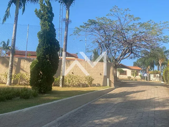 Chácara com 2000m² 4 quartos e 3 banheiros, à venda, no bairro Condomínio Portal das Rosas em Atibaia