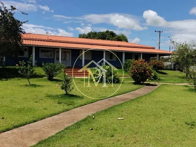 Chácara com 310m² 3 quartos e 2 banheiros, à venda, no bairro Centro em Araçoiaba da Serra
