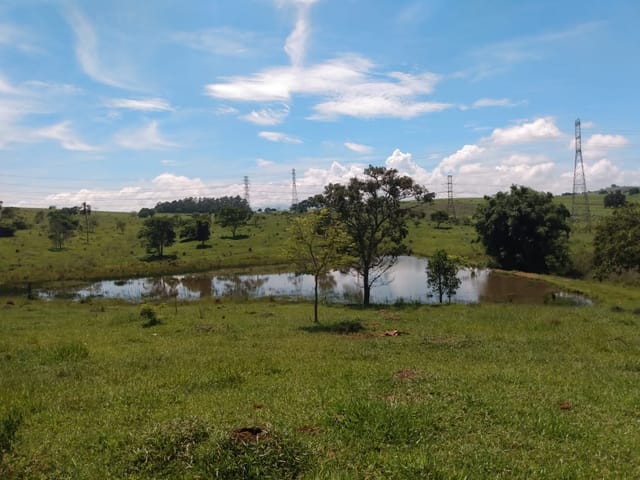Chácara com 121000m², à venda, no bairro Parque Lago Azul em Pindamonhangaba