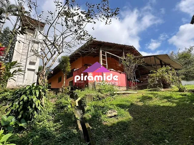 Chácara com 2800m² 2 quartos e 2 banheiros, à venda, no bairro Enseada em São Sebastião