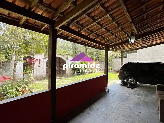 Chácara com 2800m² 2 quartos e 2 banheiros, à venda, no bairro Enseada em São Sebastião