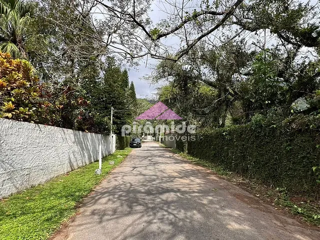 Chácara com 2800m² 2 quartos e 2 banheiros, à venda, no bairro Enseada em São Sebastião