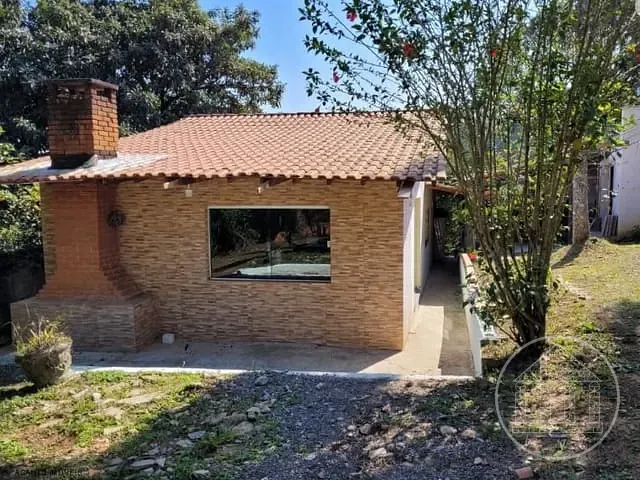 Chácara com 1200m², à venda, no bairro Bonanza em Embu-Guaçu