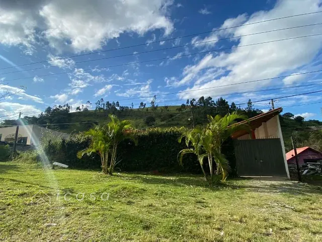 Chácara com 700m² 2 quartos e 1 banheiro, à venda, no bairro Vila Amélia em Paraibuna