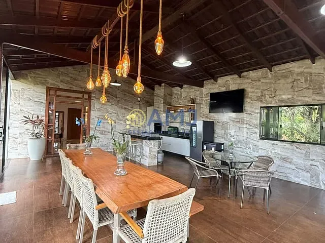 Chácara com 2240m² 3 quartos e 3 banheiros, à venda, no bairro Condomínio Terra do Boi 2 em Hidrolândia