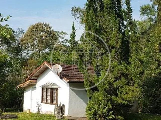 Chácara com 2000m² 5 quartos e 3 banheiros, à venda, no bairro Jardim Santa Terezinha (Parelheiros) em São Paulo