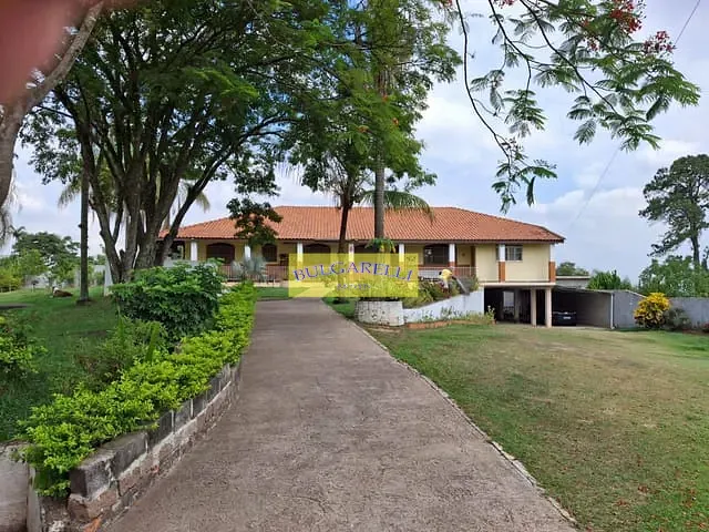 Chácara com 2537m² 4 quartos e 3 banheiros, à venda, no bairro Corrupira em Jundiaí