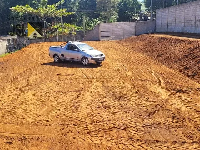 Chácara com 1530m², à venda, no bairro Tijuco Preto em Caçapava