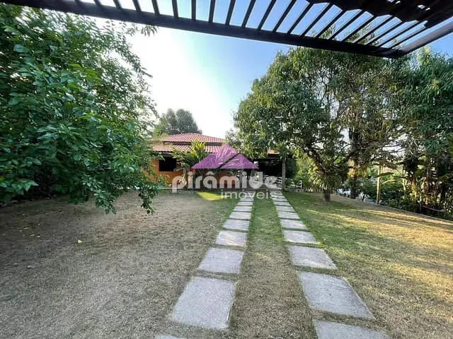 Chácara com 2000m² 3 quartos e 2 banheiros, à venda, no bairro Jardim Santa Hermínia em São José dos Campos