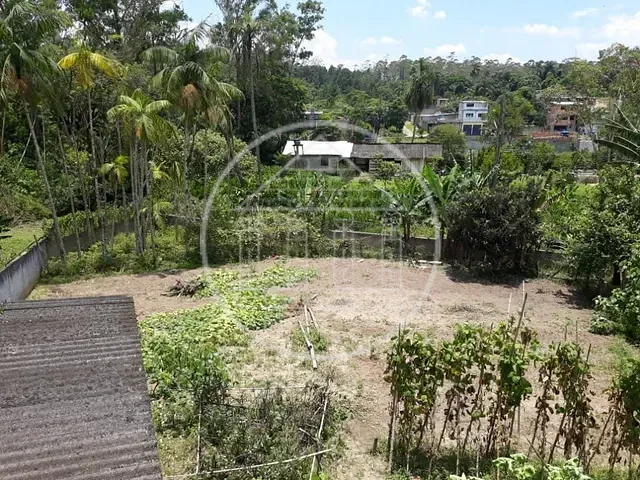 Chácara com 1800m² 3 quartos e 3 banheiros, à venda, no bairro Jardim Varginha em São Paulo